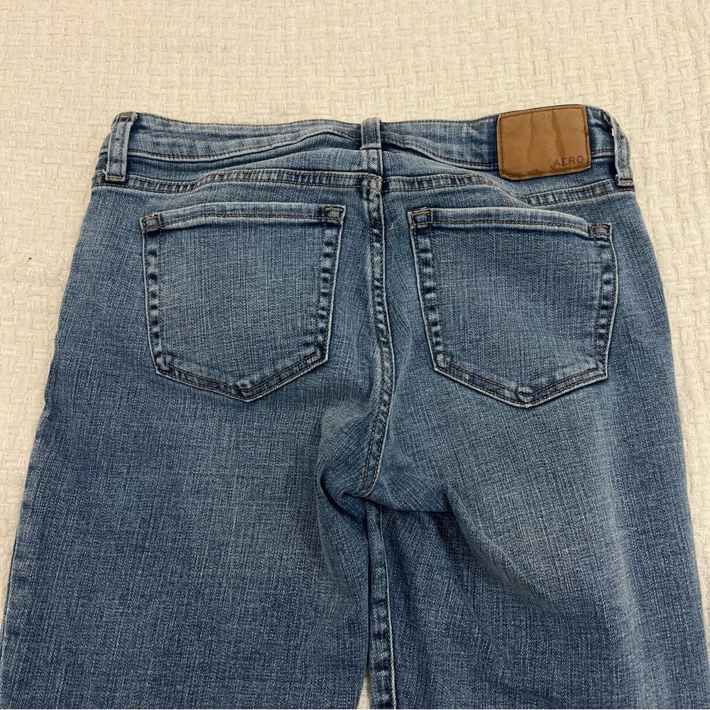 Aeropostale Mid Rise Kick Crop Jeans Size 6 Medium Wash - Picture 4 of 4